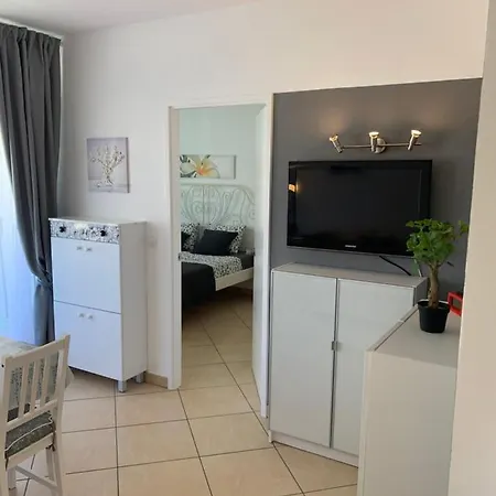 Apartment Confortevole Con Piscina 7